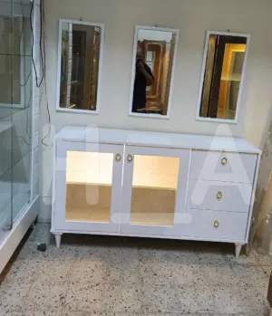الجديد معانا بيكون شديد 🔥🔥بوفيه 160سم دلفتين خشب فيهم زجاج فاميه  3درف تلت براويز بيتعلقوا علي الحيطه رجول زان