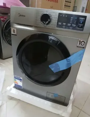 غساله ميديا 8 كيلو  اوتوماتيك  ماتور إنفرتر   1400لفه في الدقيقة  لون سيلفر  15 برنامج  سخان داخلي وطلمبه  حلة إستالس بالكامل  ضمان 10 سنين