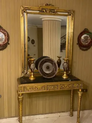 كونسول ذهبي