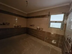 شقة للإيجار 140م من المالك كمبوند دار مصر القرنفل Dar Misr التجمع الاول بجوار الرحاب و ديار بارك و جاردينيا سبرينجز و فيفث سكوير - 3 غرف نوم و 3 حمام