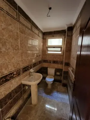 شقة للإيجار 140م من المالك كمبوند دار مصر القرنفل Dar Misr التجمع الاول بجوار الرحاب و ديار بارك و جاردينيا سبرينجز و فيفث سكوير - 3 غرف نوم و 3 حمام