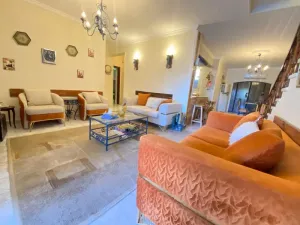 فيلا مميزة  للبيع في مارينا 6 بحمام سباحة خاص مساحة 450 متر