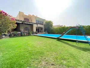 فيلا مميزة  للبيع في مارينا 6 بحمام سباحة خاص مساحة 450 متر