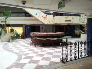 للايجار مطعم كامل المرافق على كورنيش المعادى من المالك مباشرة