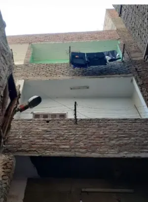 منزل ٣ أدوار للبيع