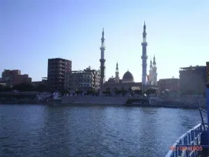 ارض للبيع في زفتى 875 متر ٥ قيراط عليهم الدور كاردون مباني وقريبين من المروي ومن مكنة الطحين المتجهة للمصرف